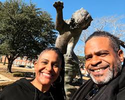 The Moody Twins (that's Lawrence & Geraldine kids) took a ride to the house  this morning. There really is NO PLACE like home! 🐯🖤💛❤️ c/o'95 c/o'99  #gramblingstateuniversity #gramfam #gramblingalumni #nolagramfam #hbcu  #hbcualumni #