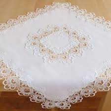 Mitteldecke Tischdecke Wollweiss Mit Spitze 85x85 In 2020 Deckchen Tisch Und Leuchtende Farben