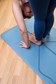 The most extensive range of yoga mats, bags, equipment & clothing. Der Yogamatten Test Welche Matte Ist Die Richtige