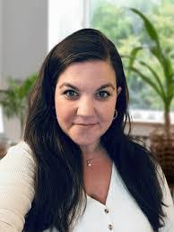 Amanda Byrne's Instagram, Twitter & Facebook