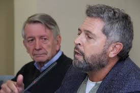 Carmelo Romero: "El fin de un mundo intenta reflejar esa deuda con la  generosidad de nuestros padres y nuestros abuelos"