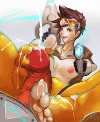 Tracer footjob cumshot 