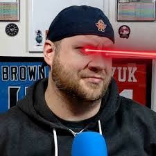 Kris Hopper's Instagram, Twitter & Facebook