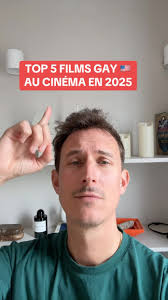 ⚠️‼️ Surtout ne commencez pas à jeter un coup d'œil à mon coffret Noël 6  romances gay … car vous allez vouloir vous l'offrir et l'offrir à tous vos  amis, et y'en