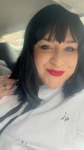 Sneak peek of Emmy Hart headed to the set of Crimes and Justice.  @theartofblowingit #itsawig