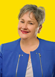 Jennifer Tremaine's Instagram, Twitter & Facebook