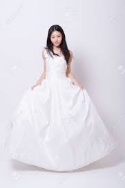 Maybe you would like to learn more about one of these? Schone Asiatische Madchen Tragt Ein Brautkleid Lizenzfreie Fotos Bilder Und Stock Fotografie Image 36491301