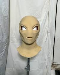 Alien Masks Part 2! 👽 These are the process photos of creating the masks  from my earlier post. Like I mentioned, I had to crank these out in 6 days,  so the