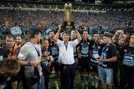 Com a presença de douglas costa, grêmio inicia preparação para o confronto contra o santa cruz pela recopa gaúcha. Gremio Renato Alfineta Argentinos E Fica Perto De Marca De Felipao Veja