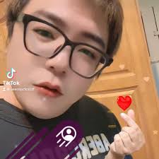 松山北巡武德宮-天官武財神- 財寶米！ 記得在參拜完畢後要過香爐請武財公加持！ 回到家米倒進米缸，財寶袋可裝存摺或印章，讓武財公保佑財運喔！