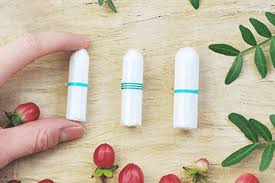 It's inserted inside your vagina with an applicator or digitally (fancy way of saying fingers), where it absorbs menstrual blood before blood has a chance to come out of your body. Zertifizierungen Bei Tampons Und Binden Auf Was Achten