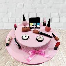 Make lipstick cookies and mother makeup kits cookies for the fashion contest of the world and let miss world taste your special sweet delights. Makeup Kit Cake Floral Story