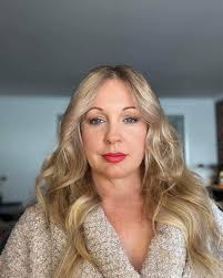 Tracy Selby's Instagram, Twitter & Facebook