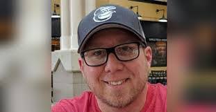 Jeremy Bott's Instagram, Twitter & Facebook