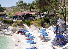 Papa Beach Is Situated A Few Hundred Meters Outside Ireon And Is A Wonderful And Relaxed Place There Is A Tavern Near The Beach And You Are Able To Dri Vakantie