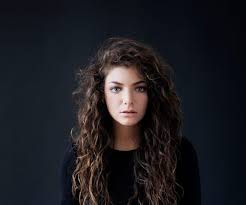 Lorde's debut studio album pure heroine containing the single royals was released in september 2013 to critical acclaim; Road To Lollapalooza Lorde S Reign Begins