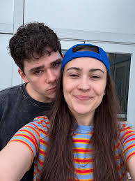 since i haven't slept yet it is still technically yesterday which means i  get to say HAPPY NATIONAL GIRLFRIEND DAY to the absolute 🐐 @notedden there  is nothing i won't do to