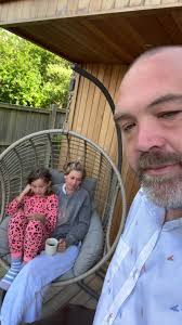 Sunday Fun at The Russell Arms with Daddy May and Taylor Swift