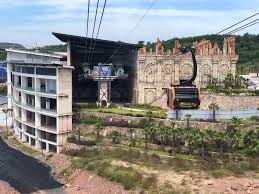 We already wrote a lot about phu quoc cable car connecting the port of anthoy to the south islands. Hon Thom 3s Lift Blog