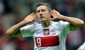 Cezary kucharski, the former agent of robert lewandowski has notified the german tax authorities about irregularities in the settling of accounts in the bayern munich striker's polish company, the german weekly der spiegel wrote on friday. Napoli Step Up Robert Lewandowski Interest In Bid To See Off Chelsea Man Utd And Bayern Football Sport Express Co Uk