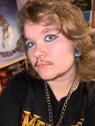 I had such a fun time at @thefrontbottoms concert! ALL THE OPENERS WERE  AMAZING! (except that asshole comedian) thank you @ning_couture_ and her  mom for taking me I love yall!!🩵🖤