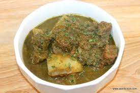 Green Beef Curry With Potatoes Recipe Recipes Goan Recipes Beef Curry