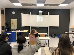 Die übersetzung wird dann etwas später auch im radioprogramm in der rubrik: Hsgerlenbach De Aktuelles Englisch