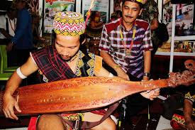 Berikut ini akan kami sajikan nama alat musik tradisional beserta gambar dan cara memainkannya dari seluruh indonesia, yang indonesia adalah negara yang kaya akan kebudayaannya seperti bahasa, tarian, pakaian adat, rumah adat, senjata hingga alat musik tiap daerah pun jega berbeda. Sape Alat Musik Pengiring Tari Tarian Masyarakat Dayak Indonesia Kaya
