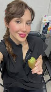 👩🏻‍⚕️Recordatorio de la nutrí: , El aporte de fibra en tu día es muy  importante, los kiwis son una buena fuente, sobre todo si le dejas la  cáscara👌🏼 , 🥝 Aparte full vitamina C, mucho más que la ...