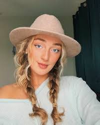 Jocelyn Starkey's Instagram, Twitter & Facebook