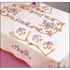 Publié dans motifs broderies ancienne. Penelope Nappe Rectangulaire Imprimee Point De Croix Margot 8769 Broderies Cie