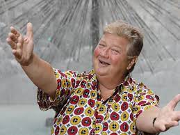 Tributes have been paid to radio and television presenter jonathan coleman who has died at the age of 65. Tv Personality Jono Coleman Seeks Out Palm Beach Sunsets After Selling Lindfield Pad Realestate Com Au