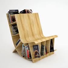Misal, rak buku yang menggunakan material kayu tanpa finishing mengkilap sehingga terlihat seperti bahan ekspos. 80 Gambar Desain Rak Buku Minimalis Unik Gambar Design Rumah Modern Terbaru