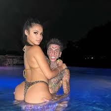 Minnaaaxo Nude with Kodiyakredd - VoyeurFlash.com