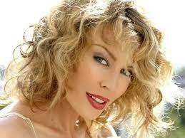 Kylie Minogue Kylie Minogue Medium Hair Styles Medium Curly Hair Styles