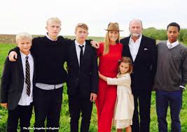 Indian Hicks David Flint Wood Their Children India Is The Daughter Of Lady Pamela Mountbatten Hicks And Goddaughter Of India Hicks Style India Hicks India