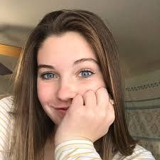 Alyssa Dingman's Instagram, Twitter & Facebook