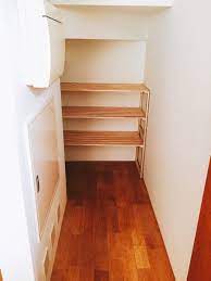 階段下収納 ラックを使って積み上げない収納へ re style 階段下収納は家の中で使いこなせていない率が最も高い場所と言っても過言ではありません 階段下収納 diy 階段下収納 ラック 階段下収納