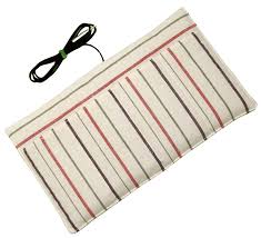 ライト・イア、寝ながら聴ける枕型スピーカー『ピロースピーカー』を発売。地元の素材＆デザインを使ったカバーで、オシャレに使える - Stereo  Sound ONLINE