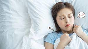 Namun, ternyata sebagian anak sering demam di malam hari. Kenapa Kita Sering Mimpi Aneh Saat Sakit Orami
