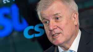 Der minister sei positiv auf das virus getestet worden und befinde sich. Horst Seehofer Fordert Hartere Abschiebegesetze