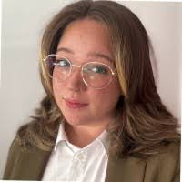 Julie Knop's Instagram, Twitter & Facebook