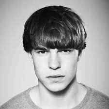 23 Popular 90s Hairstyles For Men 2021 Guide In 2021 Mens Hairstyles 90s Hairstyles 90s Hairstyles Men
