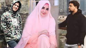 Meski begitu, artis berusia 32 tahun ini mengaku tak masalah meski kembali menjanda dan. Risty Tagor Sembunyikan Sosok Suami Ketiganya Ternyata Bukan Orang Sembarang Dan Ini Profesinya Tribun Manado