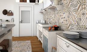 Esto significa que al elegir el tipo de azulejos que recubrirá paredes y/o pisos de una cocina, se debe considerar más que el mero gusto personal, ya. Decoracion De Cocinas Rusticas Modernas Vuelve Lo Vintage Gala Blog