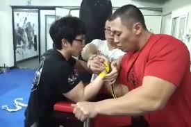 Bras de fer entre russie et turquie. 76kg Vs 130 Kg Champion De Bras De Fer Video Dailymotion