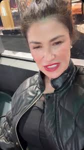 Amooooooo la #musica de mi @alexamansour