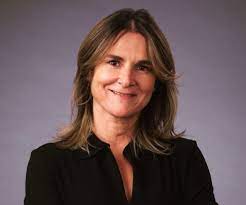 951 nuevos contagios, todos de transmisión comunitaria y 16 fallecidos. Periodista De Informe Especial De Tvn Paulina De Allende Salazar Se Suma Mega Como Panelista De Mucho Gusto