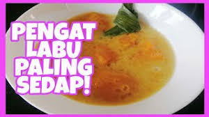 Pengat labu merupakan sejenis hidangan yang popular di malaysia, terutama di pantai timur iaitu di kelantan dan terengganu. Resepi Pengat Labu Manis