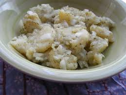 Dans une cocotte en fonte, tapissez le fond avec les tranches de lard en couvrant bien la totalité. Salade De Pomme De Terre Alsacienne Infroggyland